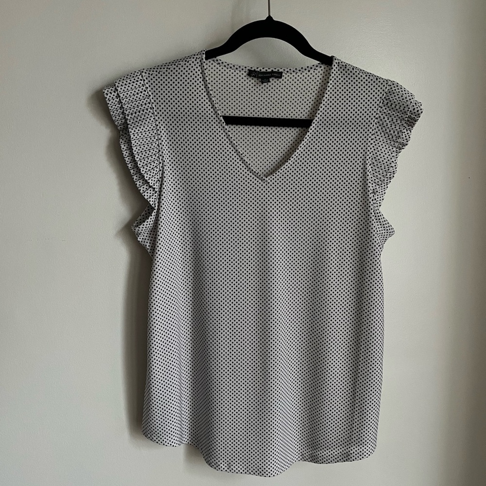 EUC Adrianna Papell Short Sleeve Blouse